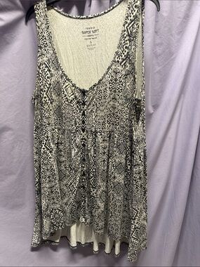 torrid Black & White Printed Super Soft Tank